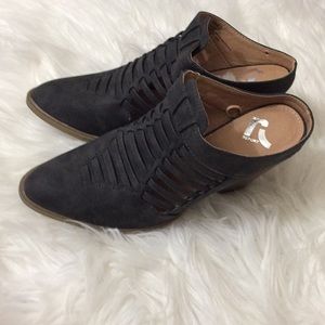 Report Dark Gray Weave Mules